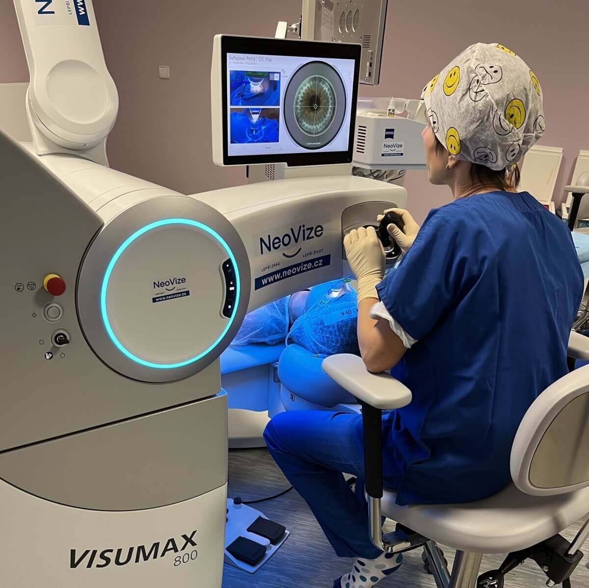 laserový tým s femtosekundovým laserem VISUMAX 800