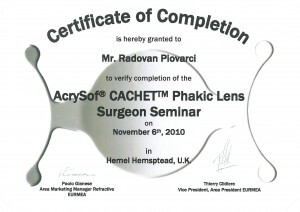 Primár Piovarči získal certifikáciu pre šošovku Cachet*